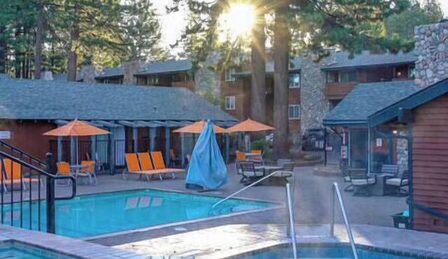 One Bedroom Condo with Sofa Bed and Full Kitchen, Sleeps 4
