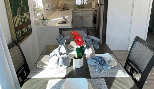 One bedroom new remodel furnished to tens! Pure luxury, professionally decorated