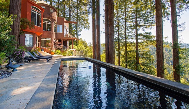 Palazzo Marzino luxury in the Redwood tree tops RR Valley Views + Pool & Hot Tub