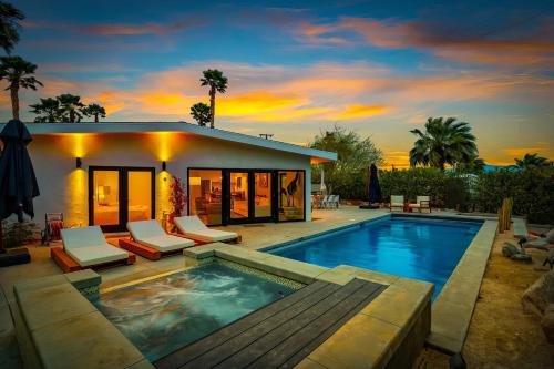 Palm Springs Haven - Pool, Hot Tub & Mountain Views