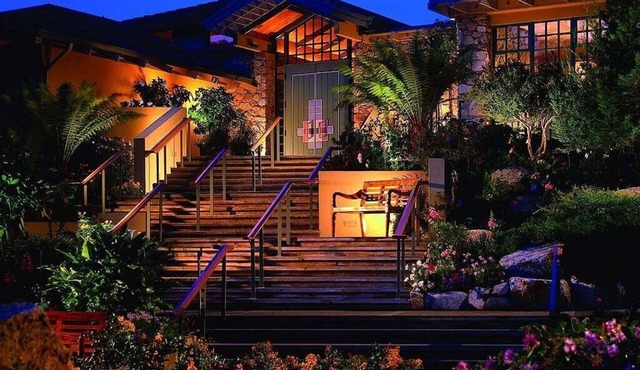 Peaceful condo overlooking the Pacific ocean!