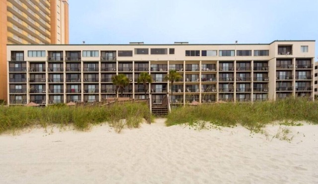 Peppertree By The Sea - Spacious 1 Bedroom W/ Partial Kitchen in North Myrtle Beach