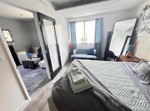 Pet Friendly Private Guest Suite in Northridge