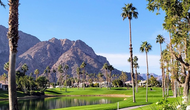 PGA WEST BEAUTY: Gorgeous Views, Clean & Comfortable! Golf, Pool & More!