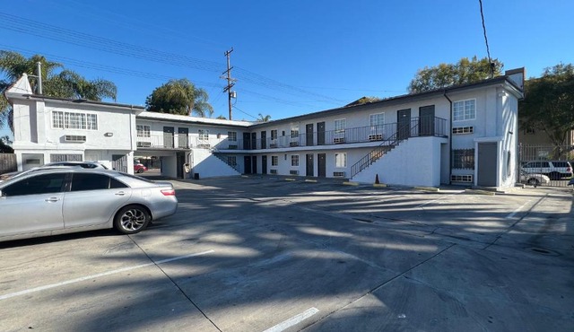 Pine tree inn