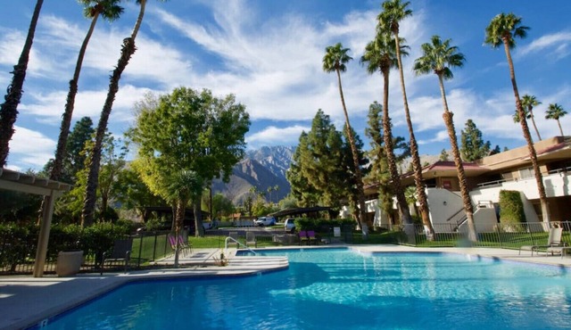 Poolside Palm Springs Getaway