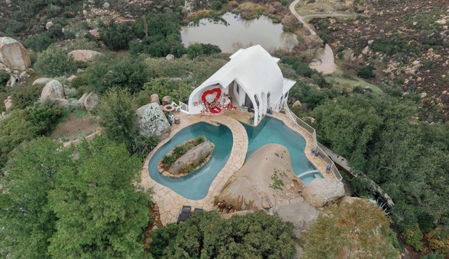 Private Mountaintop Retreat with Lagoon Pool