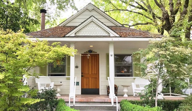 Private Napa Valley Cottage, Peaceful, Walkable & Thoughtfully Designed