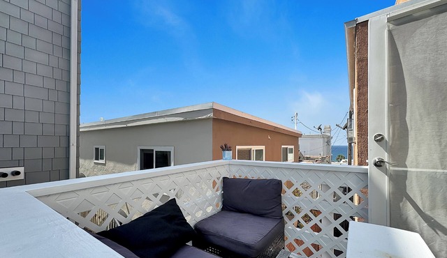 Quiet, Relaxing 3-bedroom house in Manhattan Beach Steps to the Sand