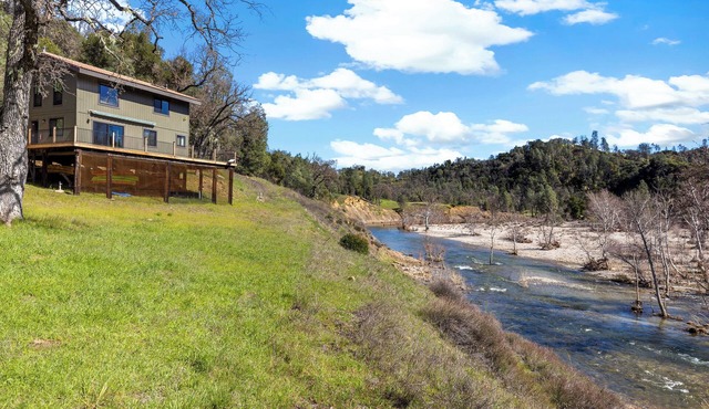 Quiet & Secluded Escape on Nacimiento River ~The Duck Cabin @ Paso del Rio Ranch