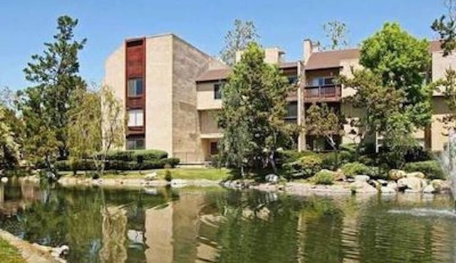 Relax in 2 bedroom apartment with AC in charming Culver City for WORLD CUP 2026