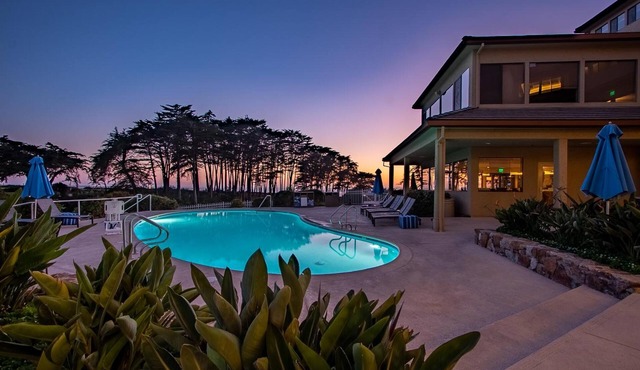 Relaxing Oceanview Studio w/Private Balcony, Pool Access, Steps from the Beach