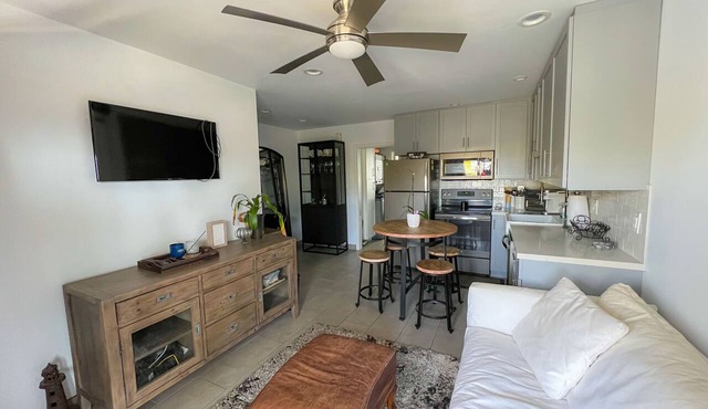 Remodeled Romantic La Jolla Condo - 2 blocks from the beach!