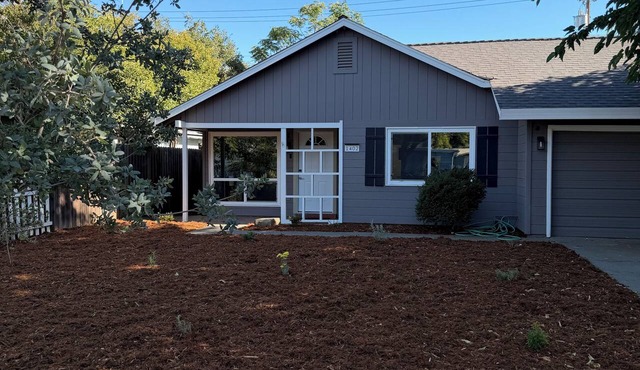 Renovated & reclaimed Cozy Downtown Davis House