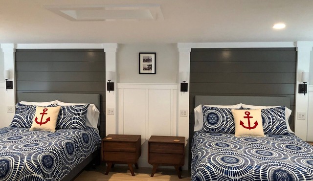 Reserved Parking, Rooftop Deck, HVAC Steps to Bay Beach & Shops