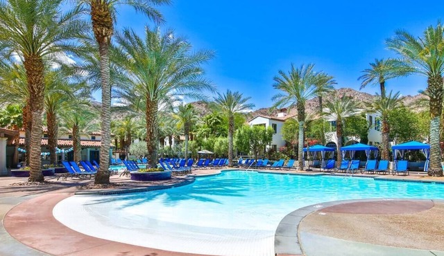 Resort Luxury Villa 12 pools, 11 hot tubs, balcony