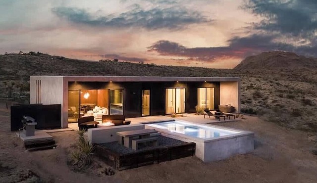 Revolve Luxury Oasis with View, Pool, Spa, Sauna