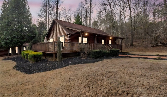 Ridge View Cabin with Fireplace Pet Friendly 2.7 miles from TIEC