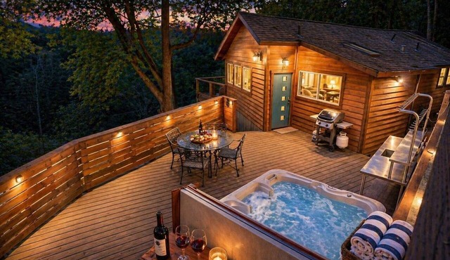Russian River Treetop Cabin! Hot Tub~Pups OK~Sydney's Retreat