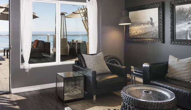 Scenic Laguna Beach Stay | Pool | Steps from the Beach