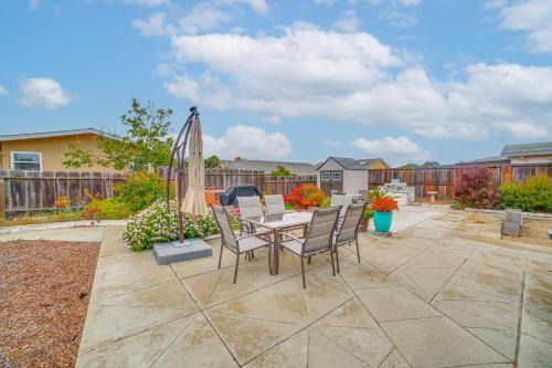 Seaside Vacation Rental w/Patio Near Monterey Bay
