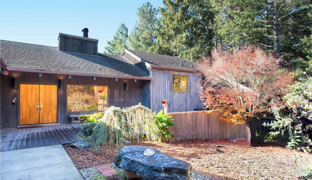 Serene 3 BDRM with Hot Tub & EV Charger