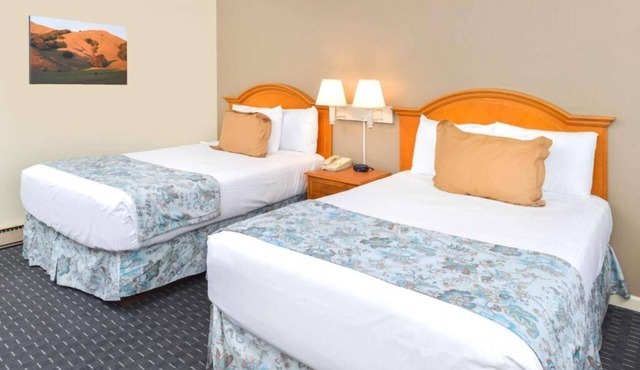 Serene Accommodation w/Continental Breakfast, Parking, Near Santa Ynez River!