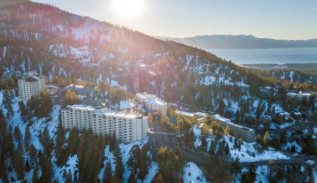 Serene Resort w/15 Hot Tubs Near Heavenly Mountain – Soak in Mountain Views