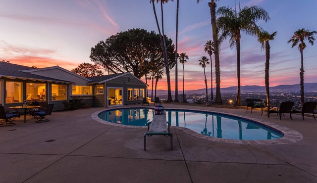 Sherman Oaks Retreat Pool + Hot Tub + Panoramic Views | Sleeps 16 | Oak Hills