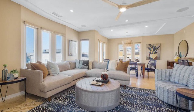 South Mission Sand & Surf Retreat with AC & 3 Car Garage!