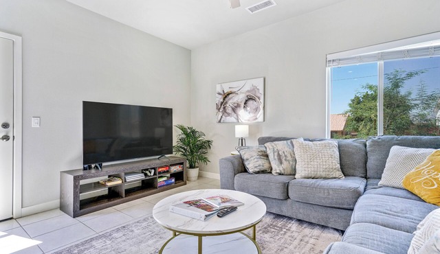 Spacious 3-bedroom vacation home 20 minutes from Agua Caliente Casino