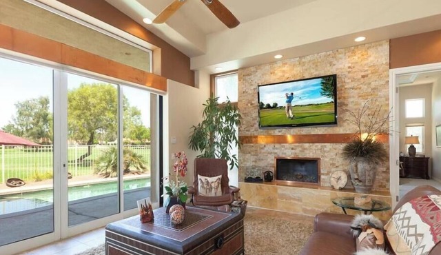 Spacious 4-bedroom house with Golf Course view in marvelous Bermuda Dunes.