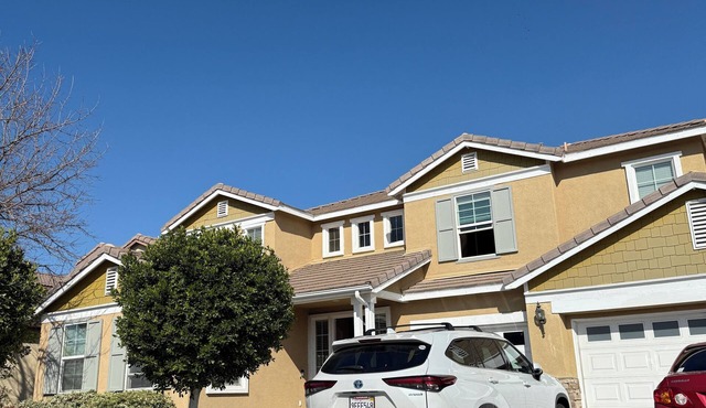 Spacious 5BR Home - Sleeps 10 - Quiet & Clean - Perfect for Families & Groups