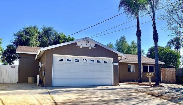 Spacious 6-bedroom house in serene Escondido