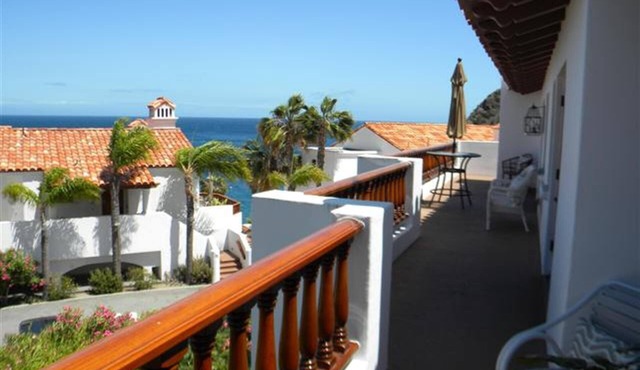 Spacious Hamilton Cove Condo With Golf Cart Included.
