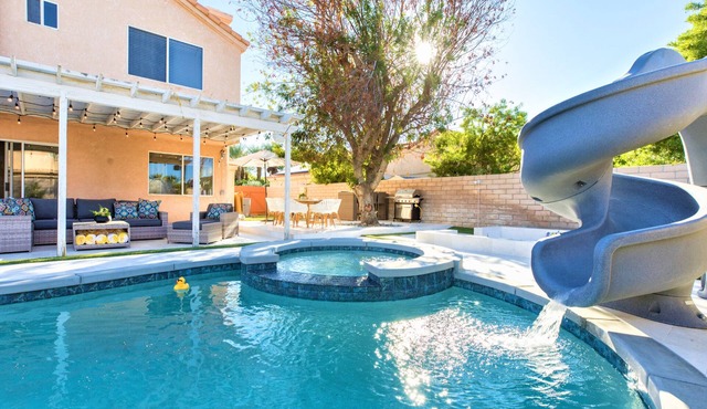 Splash Pad, Waterslide, B-ball Ct, Heated Pool & Spa, Fire Pit, Arcade Room, FUN