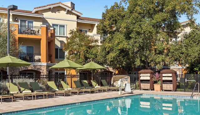 Studio, Sleeps 4, at Vino Bello Resort, Napa!