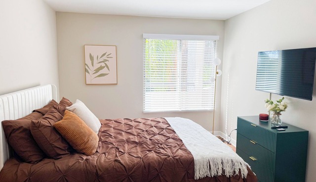 Stylish 2-bedroom Oasis in welcoming West Hollywood