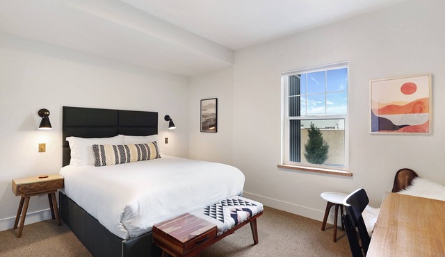 Summit Lofts, Mt Shasta, View of Lava Dome Volcano #208