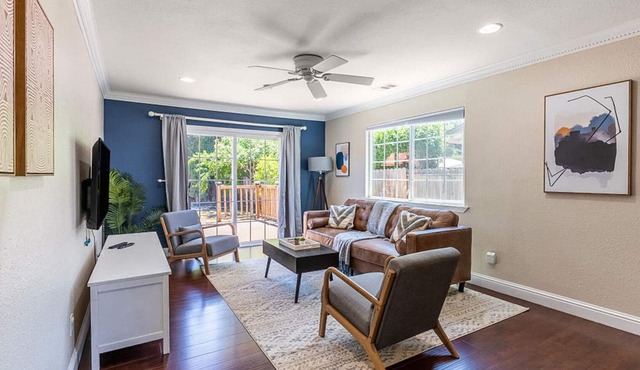 Sunny Newark 4BR w/ Backyard & A/C, near Bars & Groceries, by Blueground