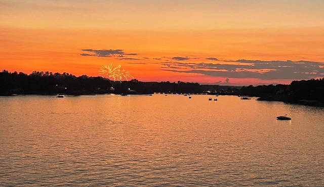 Sunset Haven-Lakefront-Private Dock-Fire Pit -Pets in Waterloo