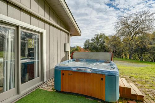 Sweeping Views! Charming Home Near Dtwn Jamestown