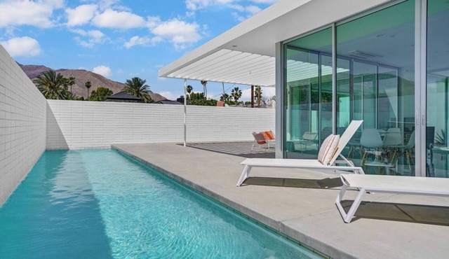 The Atrium: A Private Luxury Palm Springs Oasis