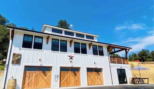 ❤The Elegant: A Chic Healdsburg Winery Cottage! Hot Tub, Views! !❤