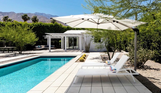 The Knot is a charming Palm Springs property located conveniently in PS north