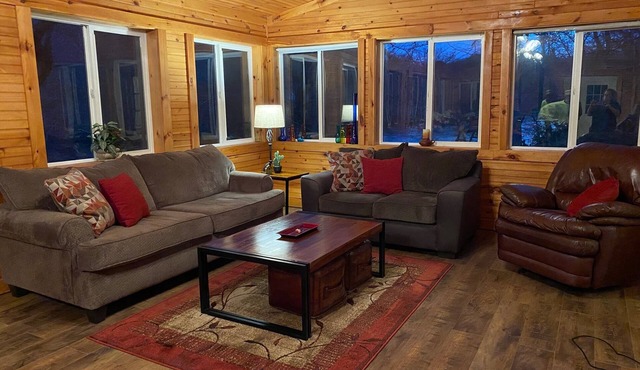 The Ruby River - Phenomenal Riverfront Cabin in Franklin