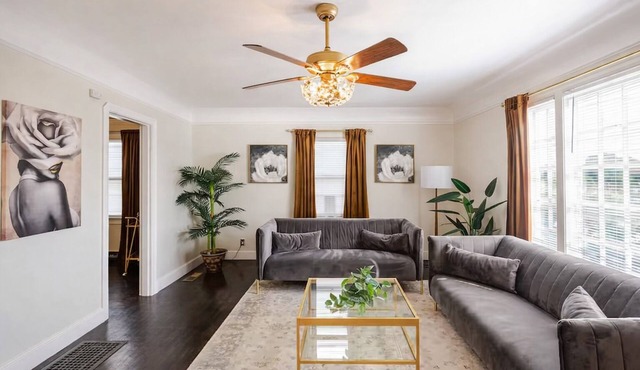 The Velvet Lounge Luxe 1BR w/King Bed, Walkable Vallejo Gem, Near Napa Valley