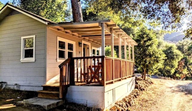 Tranquil Retreat in Santa Ysabel: Glamping Cabin with Nature's Beauty