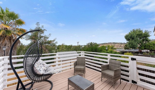 Tranquil Sunset Retreat 4-bedroom house in Spring Valley perfect for families