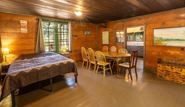 Two-Story Pine Cabin at Camp Layman | Spacious Mountain Lodge for Eight in Blairsden-Graeagle